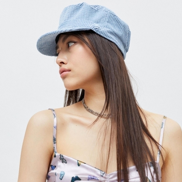 Urban Outfitters Accessories - 𝅺URBAN Outfitters Corduroy Fisherman Hat